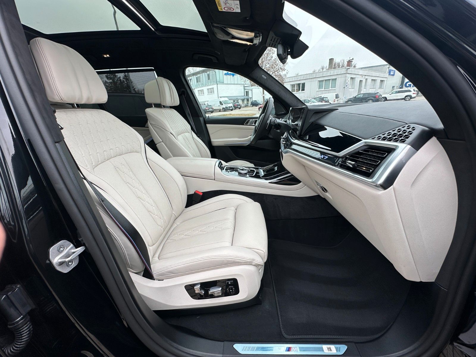 BMW X7 xDr 40d M Sport Pro|Aktivlenk|SkyL|AHK|BEIGE|