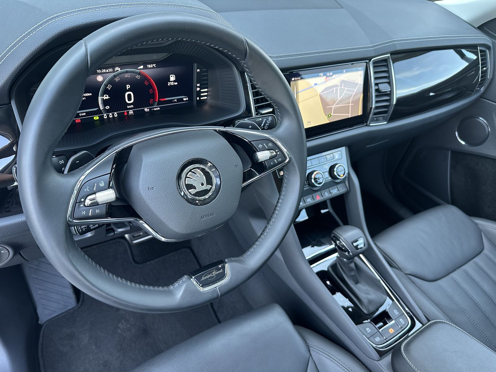 Skoda Kodiaq 4x4 L&K NAV+MATRIX+360+PANO+AHK+STANDHEIZ