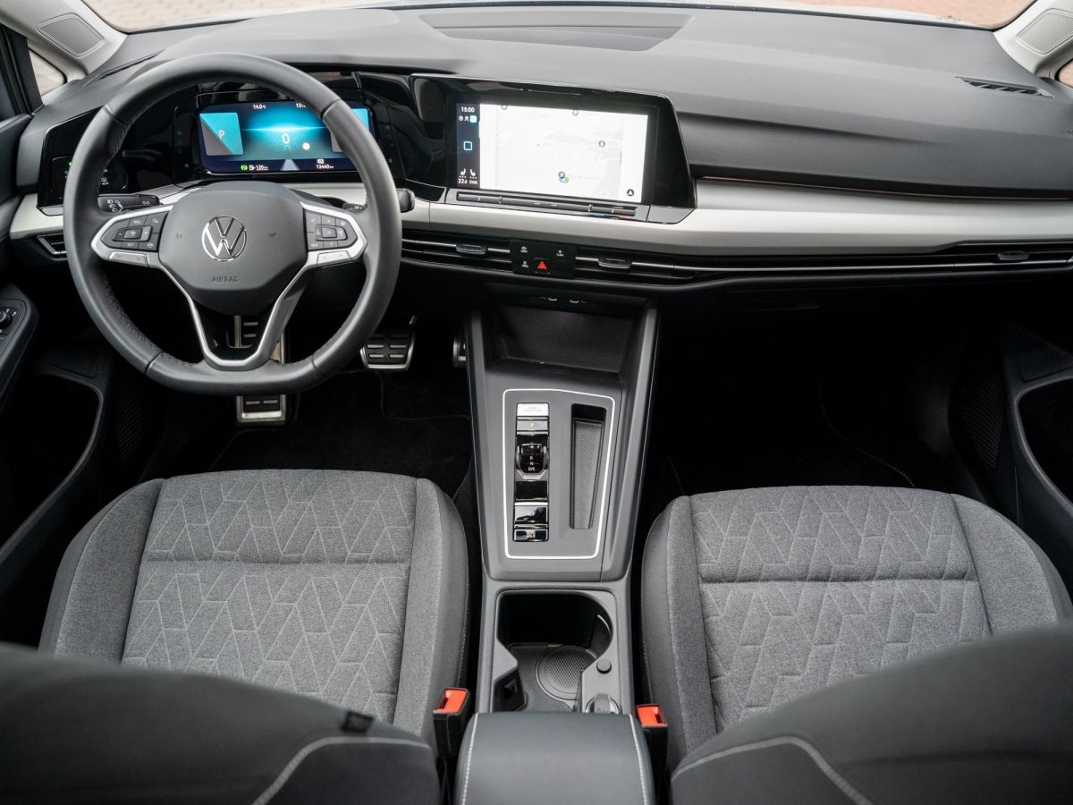 Volkswagen Golf Variant MOVE 1.0 Life - Samsaru's Car Outlet