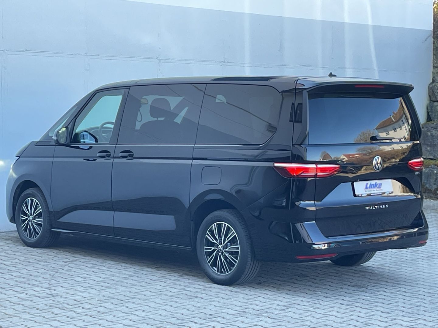 Volkswagen T7 Multivan 2.0 TDI DSG - Samsaru's Car Outlet