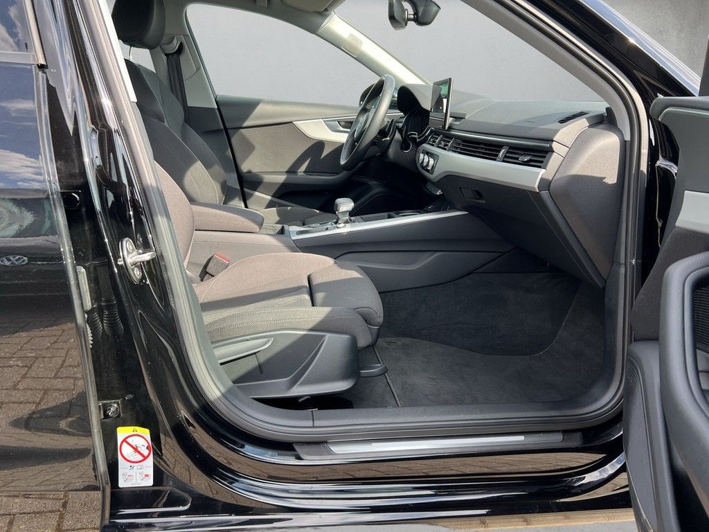 Audi A4 Avant 35 TFSI S tronic - Samsaru's Car Outlet