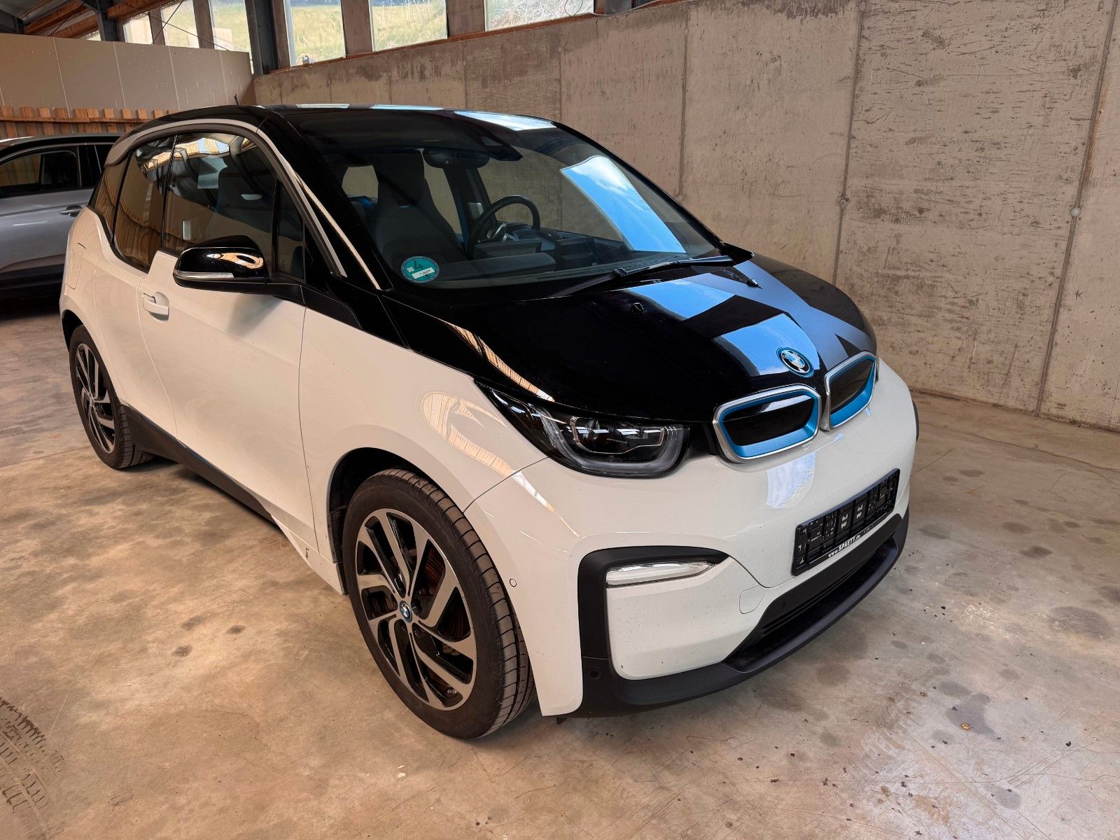 BMW i3 120AH - Samsaru's Car Outlet