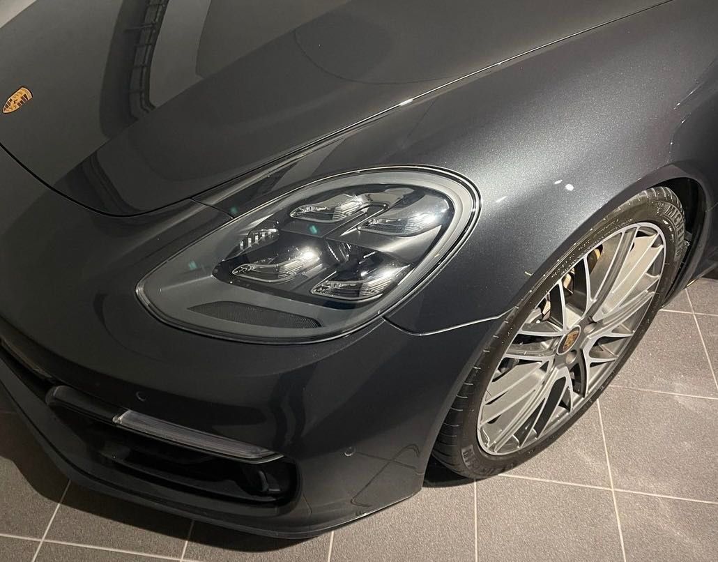 Porsche Panamera Sport Turismo 4 E-Hybrid Platinum Edit