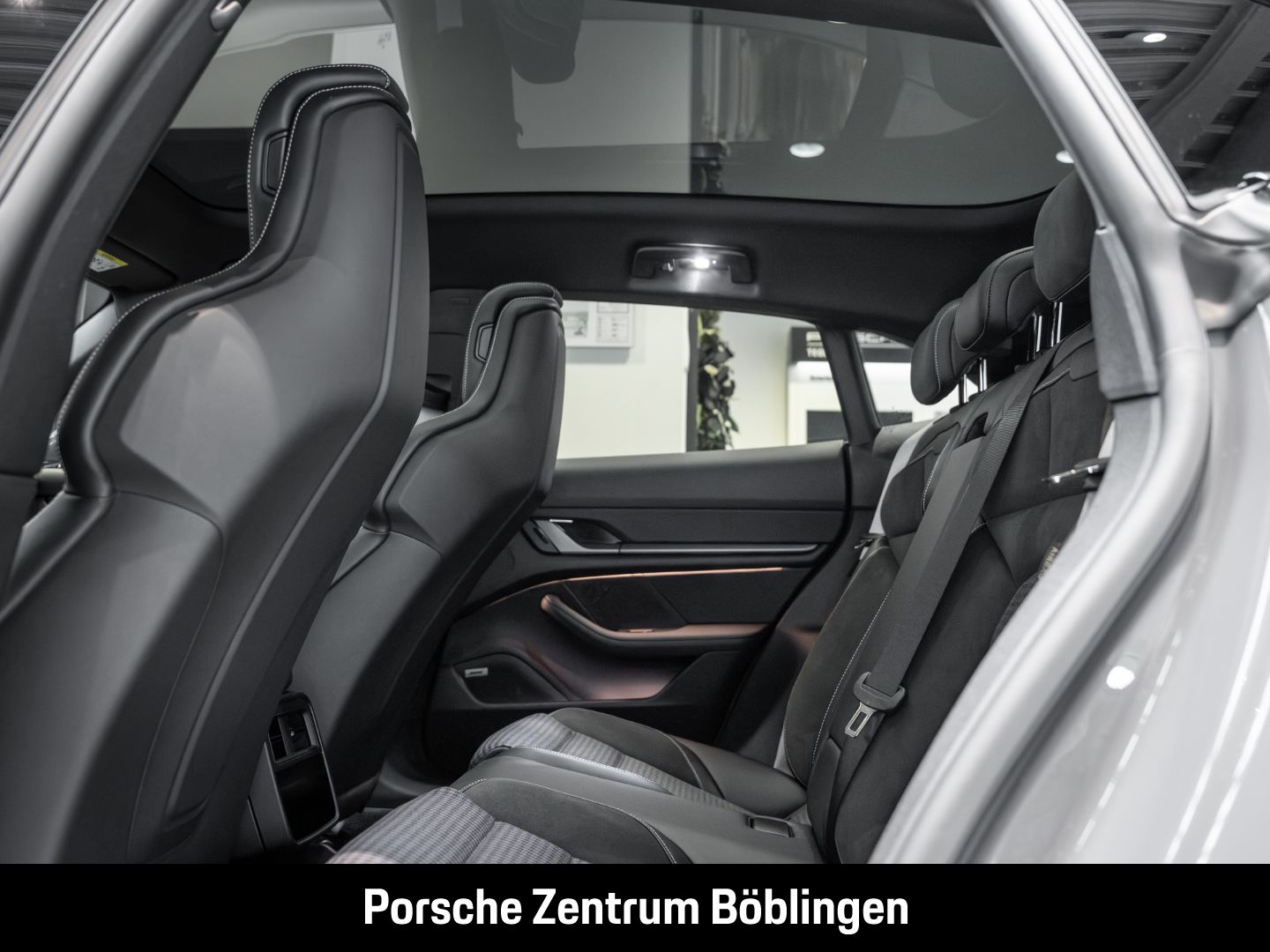 Porsche Taycan 4 Cross Turismo BOSE Panorama LED-Matrix