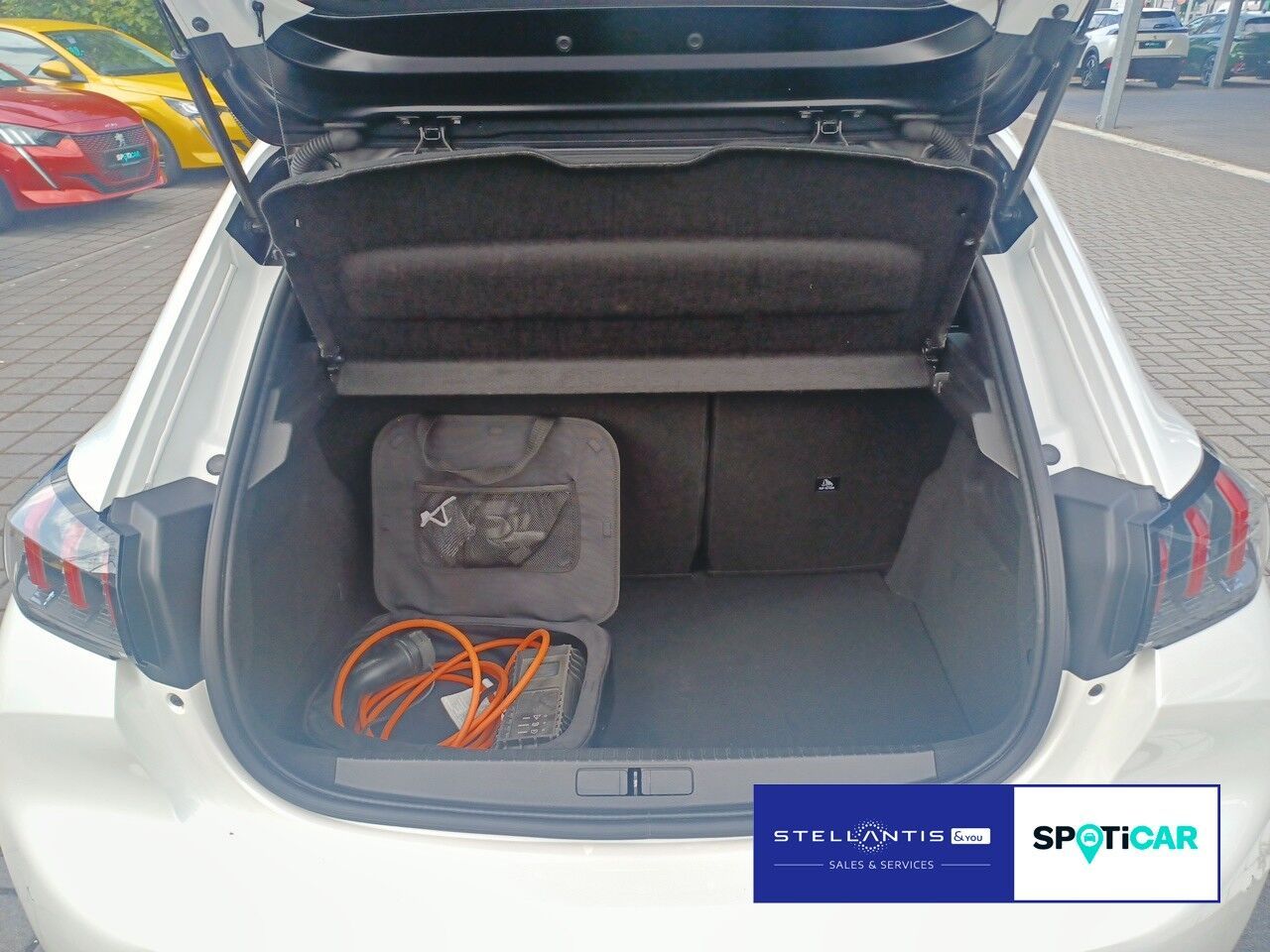 Peugeot 208 Elektro GT - Samsaru's Car Outlet