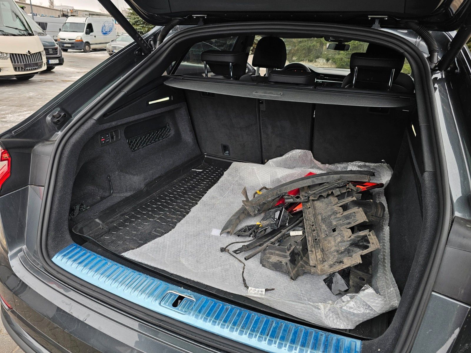 Audi Q8 45TDI quattro S-LINE Mild Hybr LEICHER UNFALL