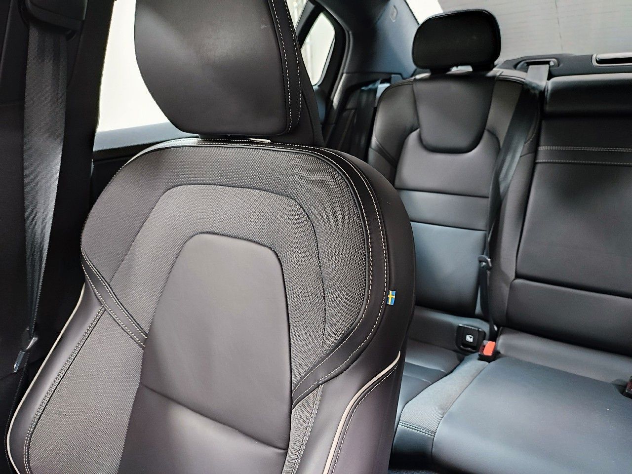 Volvo S60 T8 Lim. R Design Recharge Plug-In Hybrid AWD