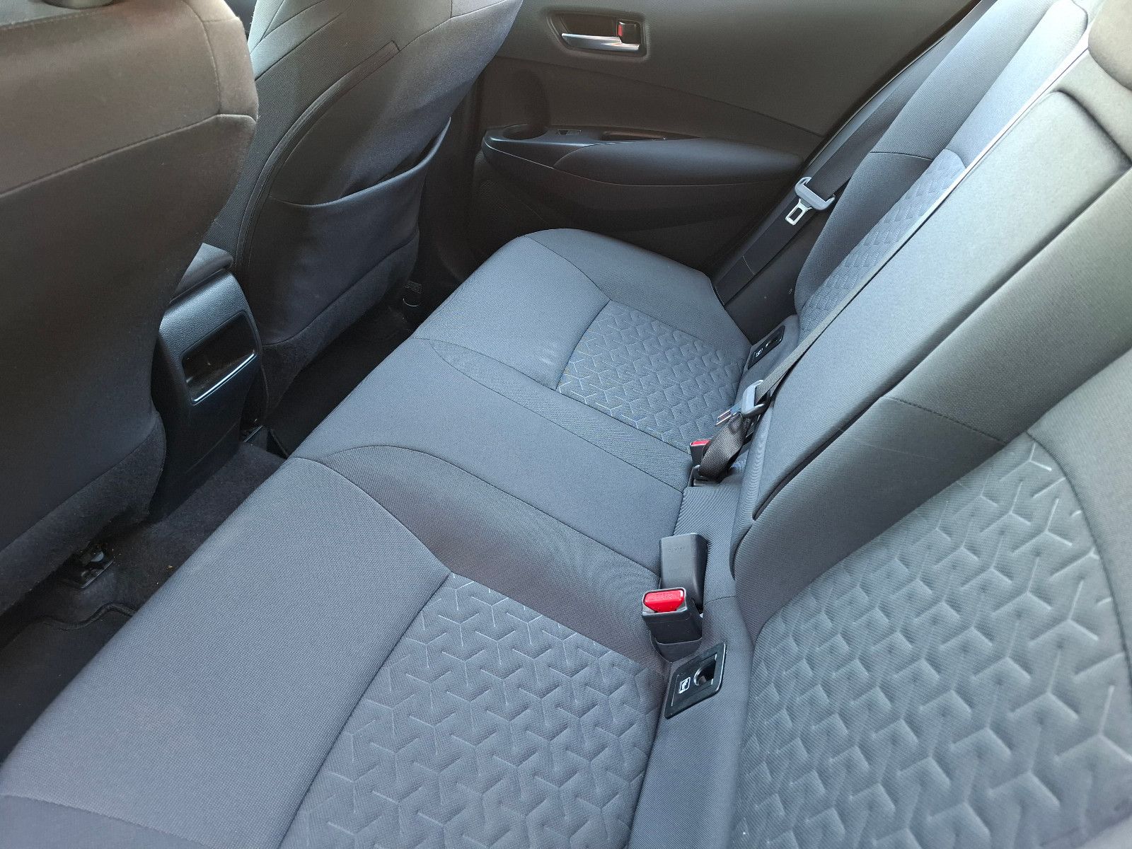 Toyota Corolla 1.8 Hybrid - Samsaru's Car Outlet