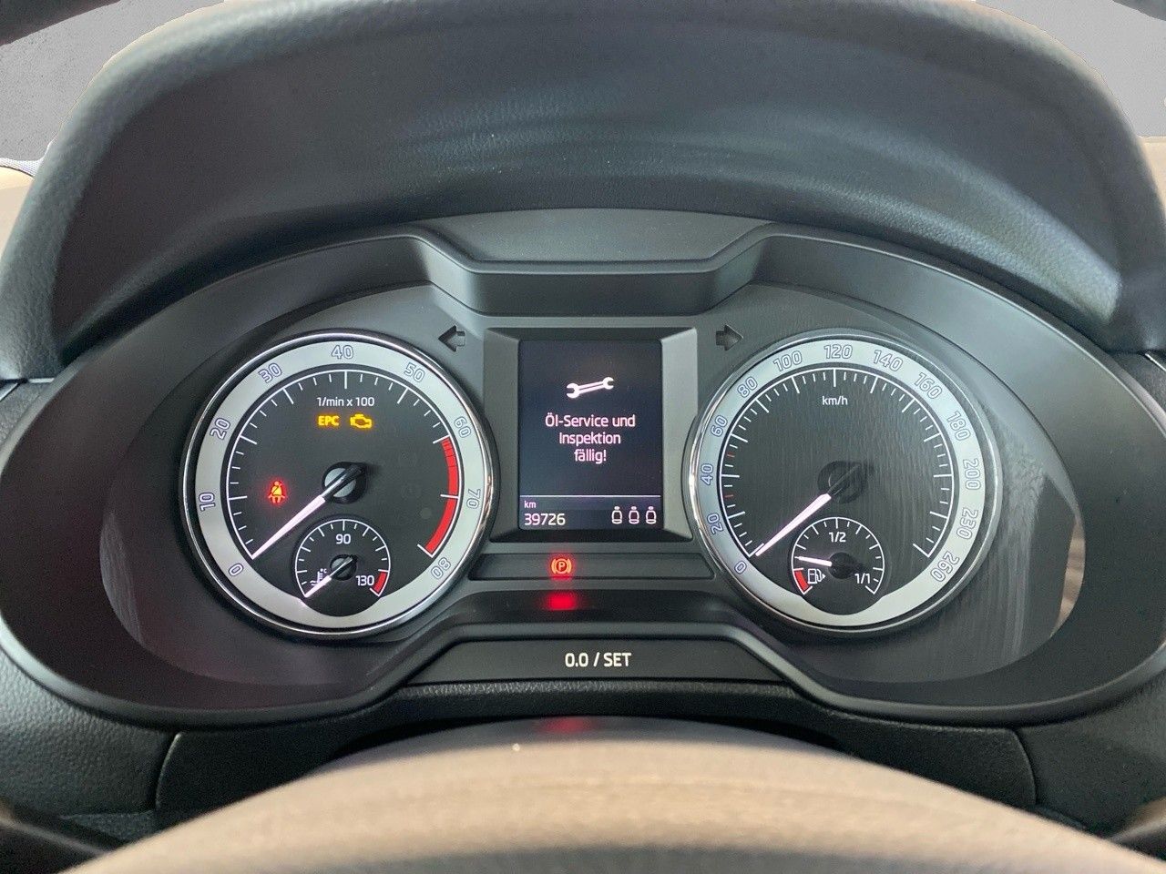 Skoda Octavia Combi Tour 1.5 TSI - Samsaru's Car Outlet