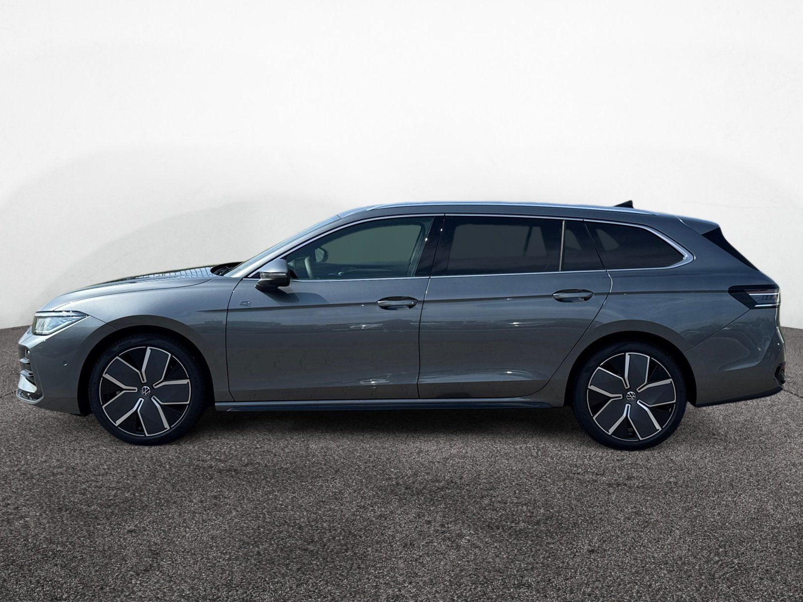 Volkswagen Passat Variant R-Line TDI DSG 4Motion|AHK|PANO|A