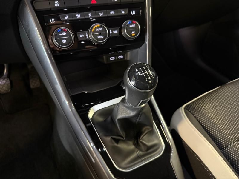 Volkswagen T-Roc 1.5 TSI SPORT - Samsaru's Car Outlet