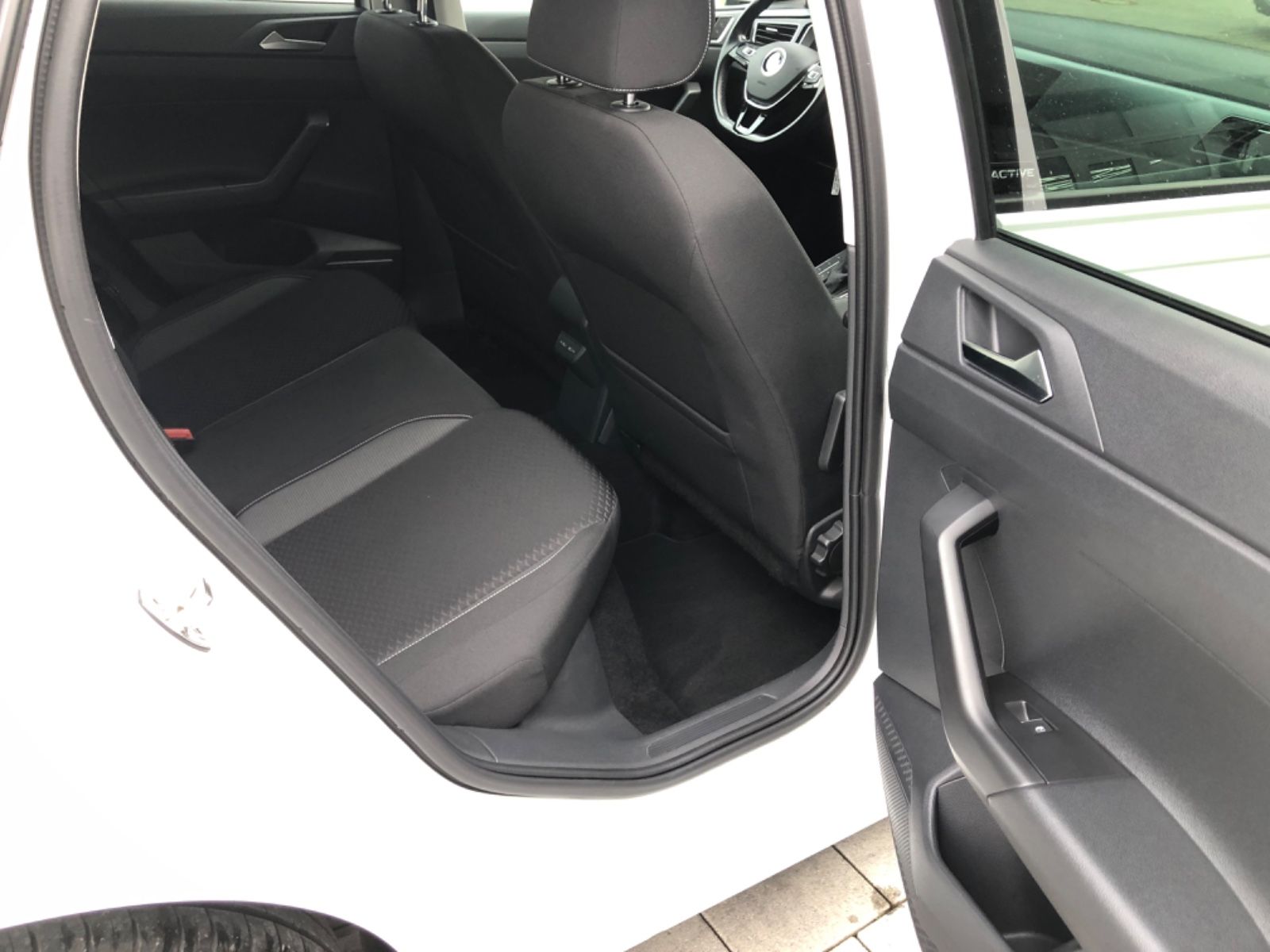Volkswagen Polo VI Active - Samsaru's Car Outlet