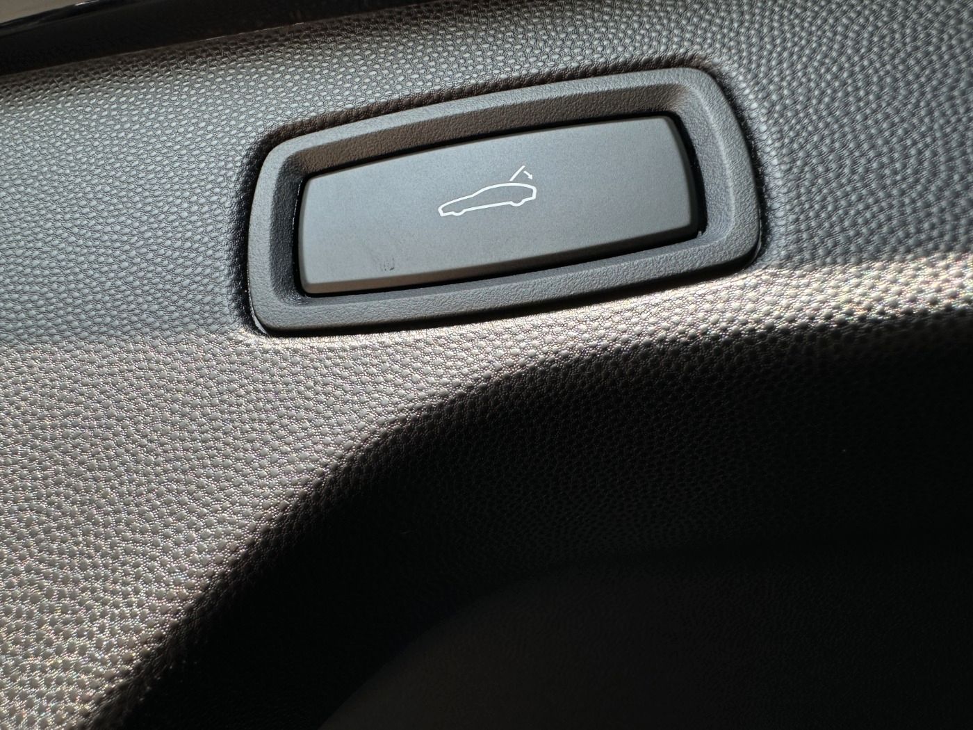 Porsche Macan 4 - Samsaru's Car Outlet