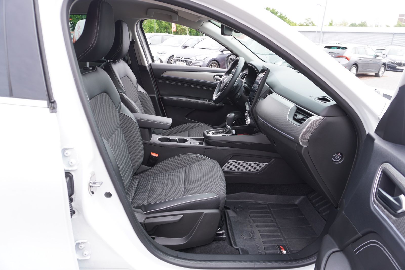 Renault Arkana 1.3 TCe 140 Techno - Samsaru's Car Outlet