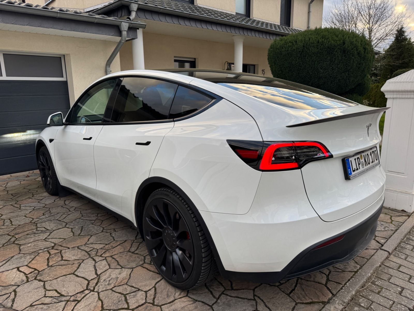 Tesla Model Y Performance Dual AWD Autopilot MwSt. 21"