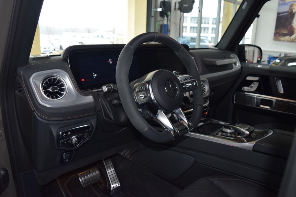 Mercedes-Benz G 63 AMG - Samsaru's Car Outlet