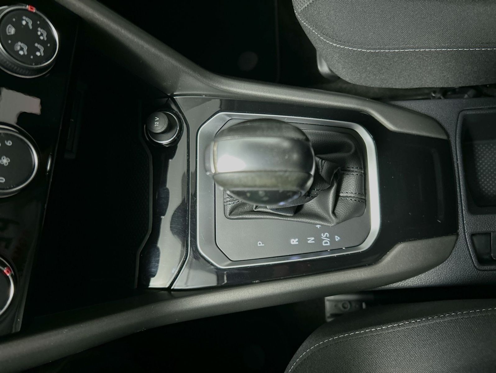Volkswagen T-Roc Style 1.5TSI DSG - Samsaru's Car Outlet