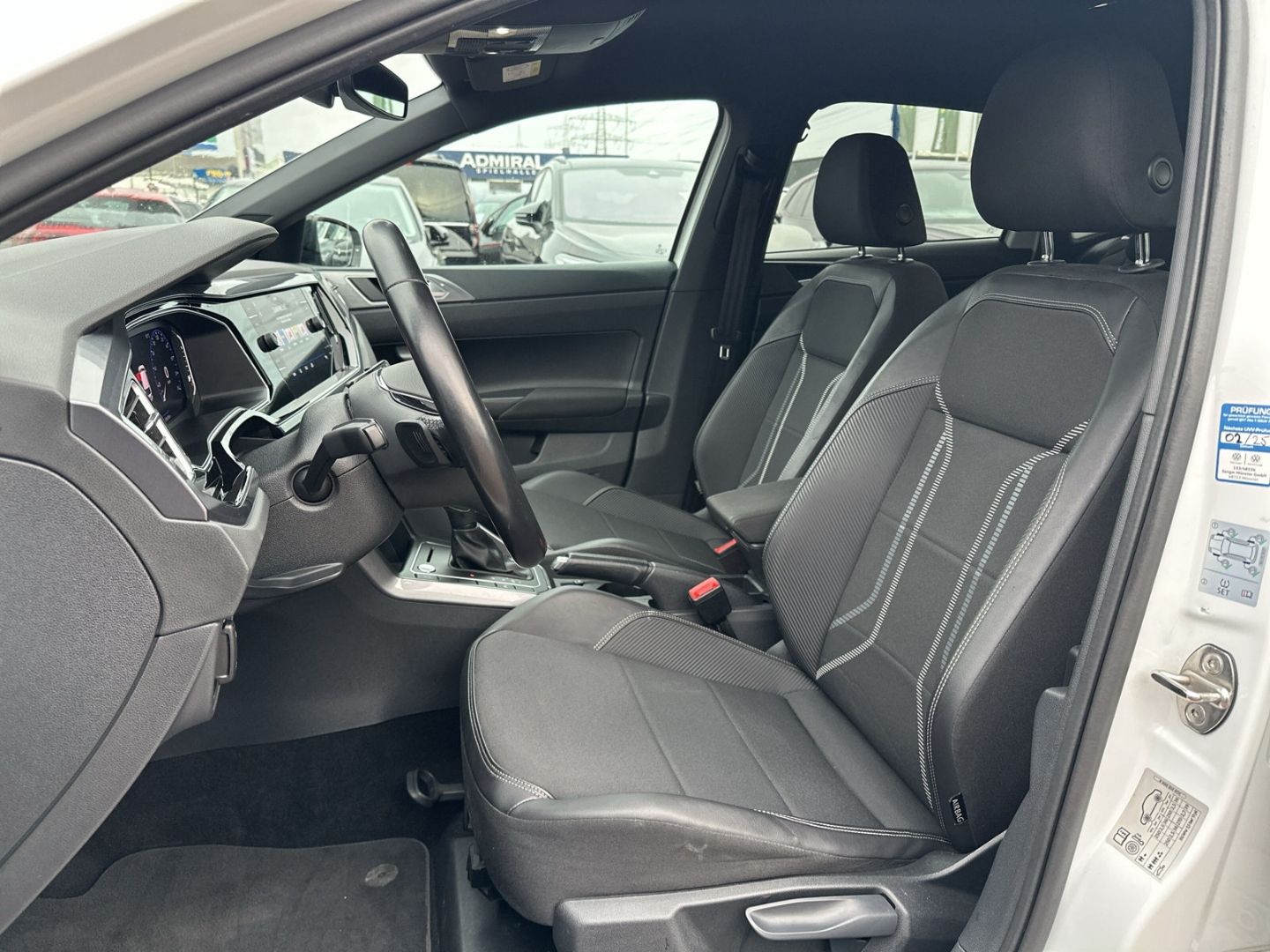 Volkswagen Polo Highline 1.0 TSI DSG R-Line Black - Samsaru's Car Outlet