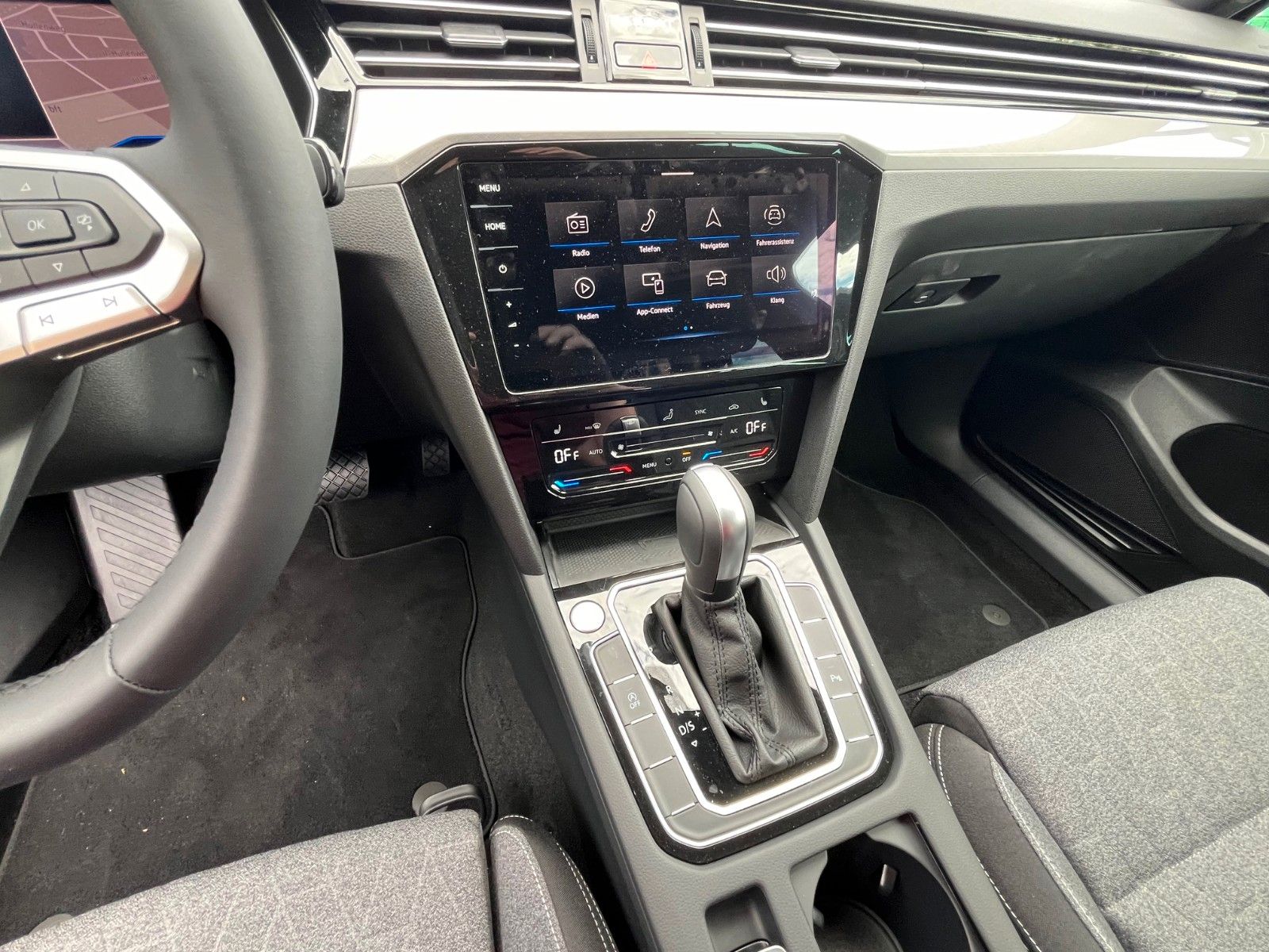 Volkswagen Passat 2.0 TDI DSG - Samsaru's Car Outlet