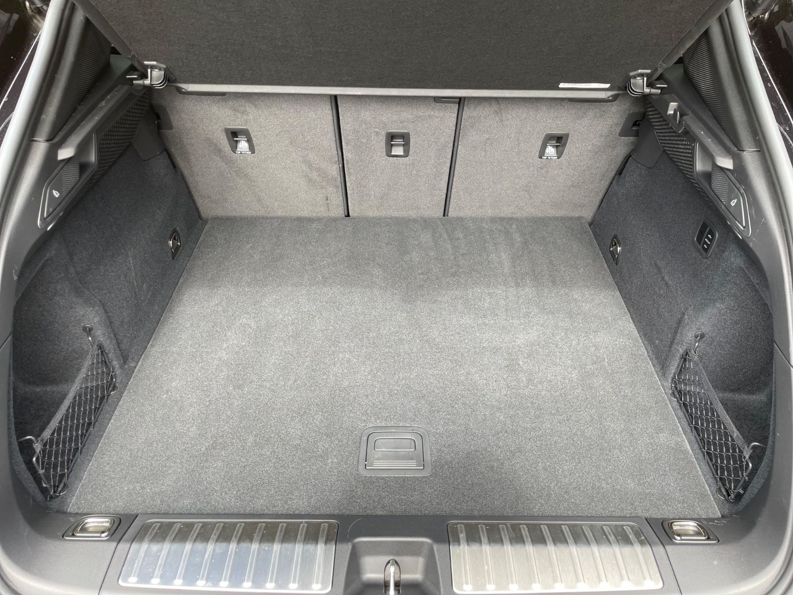Porsche Macan 4 - Samsaru's Car Outlet