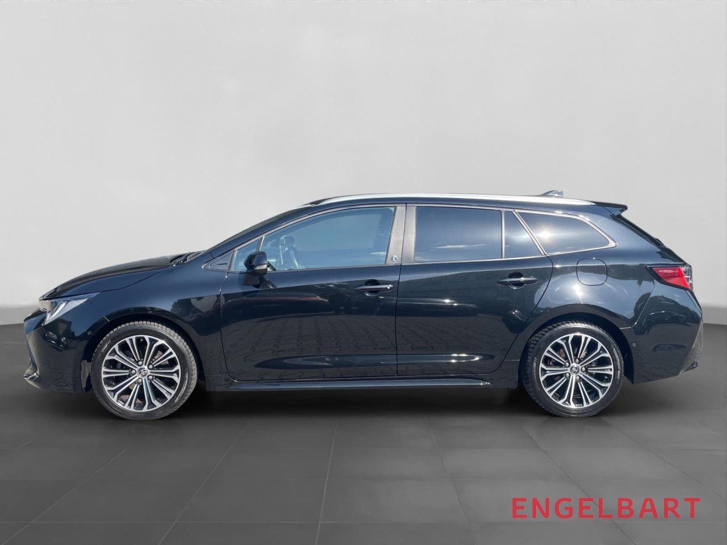 Toyota Corolla Touring Sports 2.0 Hybrid - Samsaru's Car Outlet