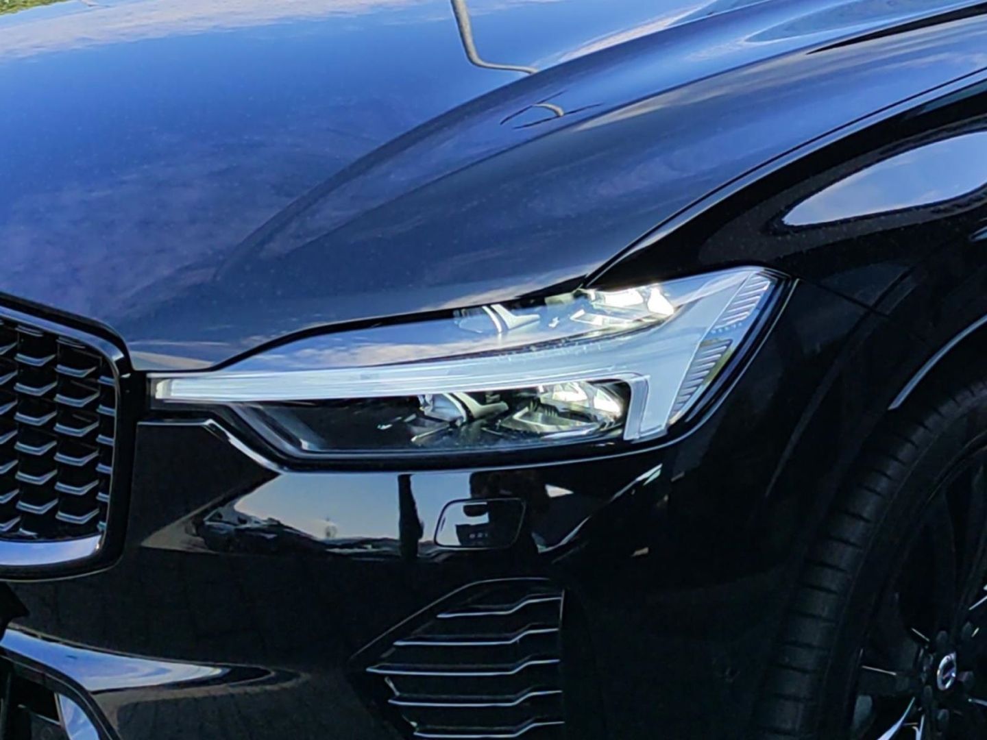Volvo XC60 T8 Ultra Black Edition Recharge Plug-In Hyb - Samsaru's Car Outlet