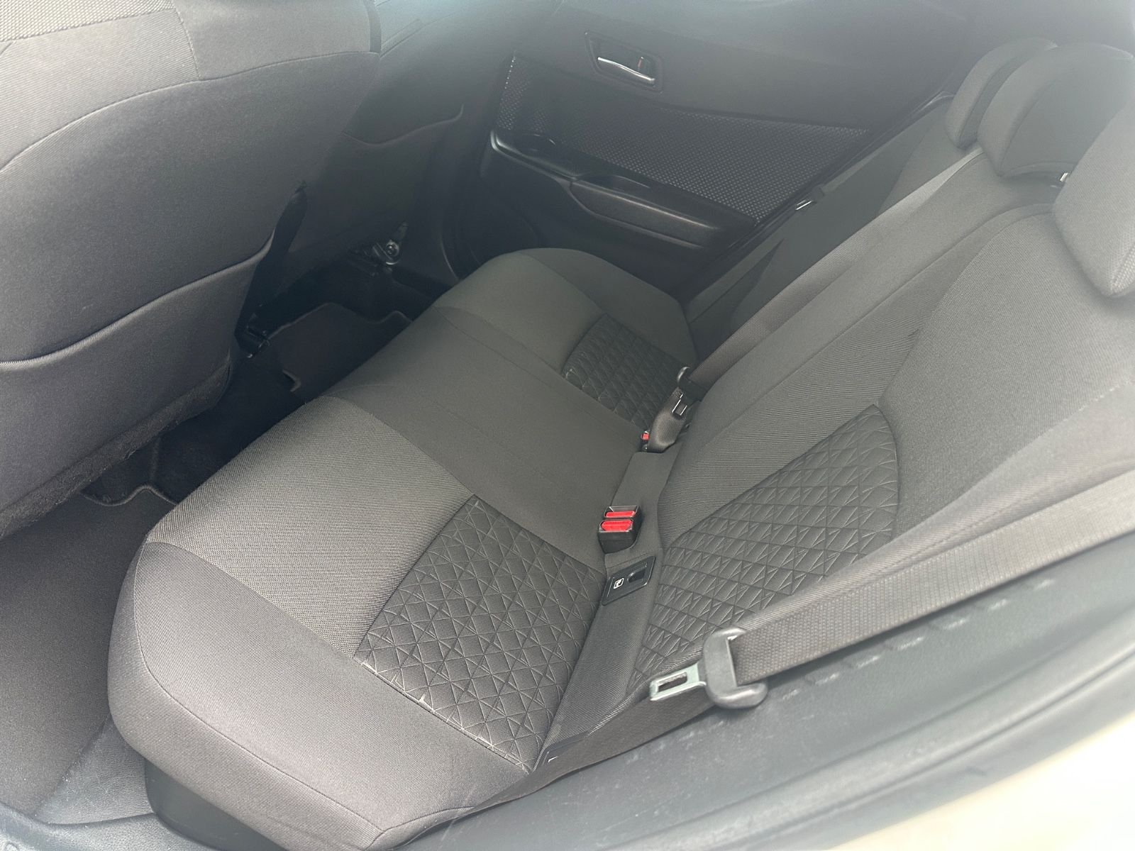 Toyota C-HR Hybrid - Samsaru's Car Outlet