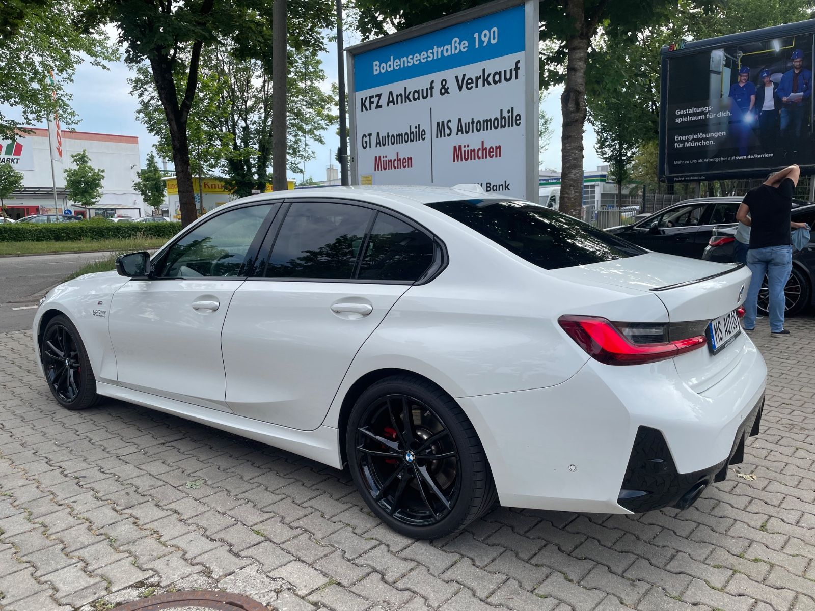 BMW 330 i xDri*MSport* Sit-Memory*Glass-Dach*Comfort