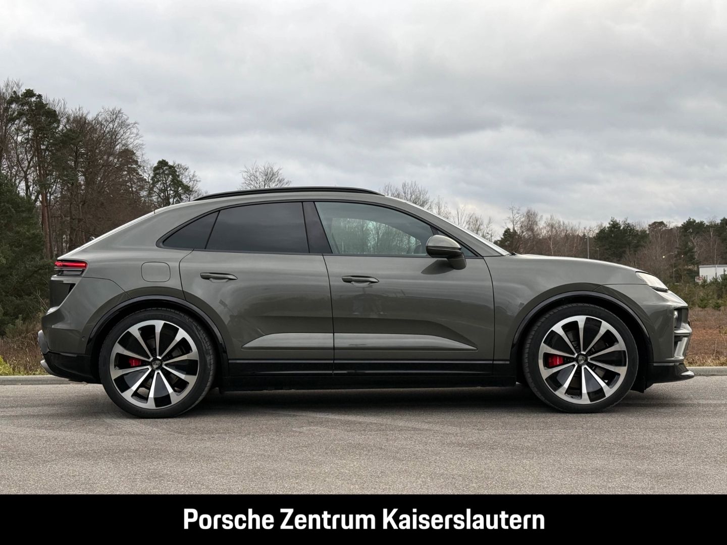 Porsche Macan Turbo 22-Zoll Rückfahrkamera LED-Matrix