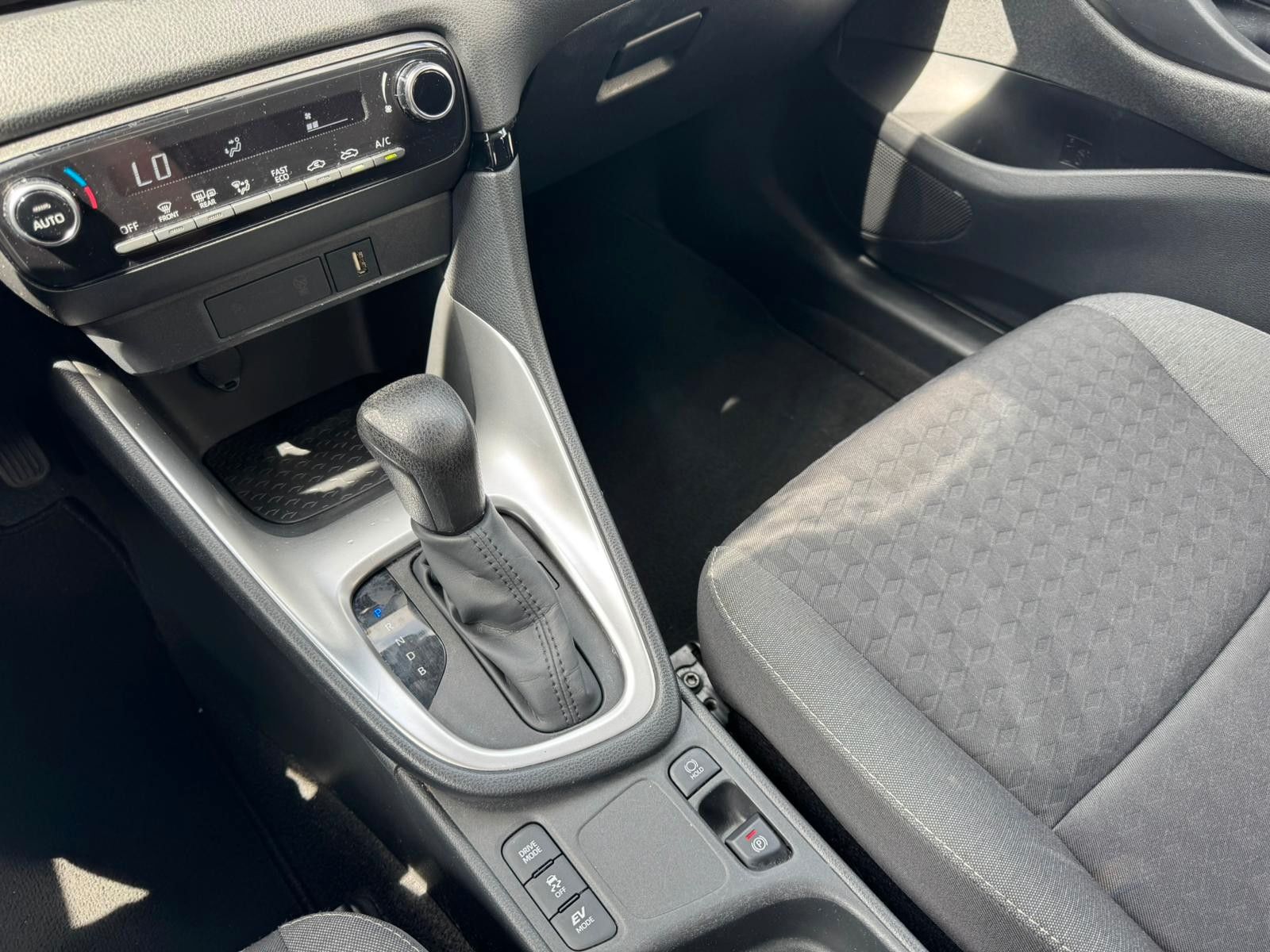 Toyota Yaris 1.5 Hybrid AUT Comfort - Samsaru's Car Outlet