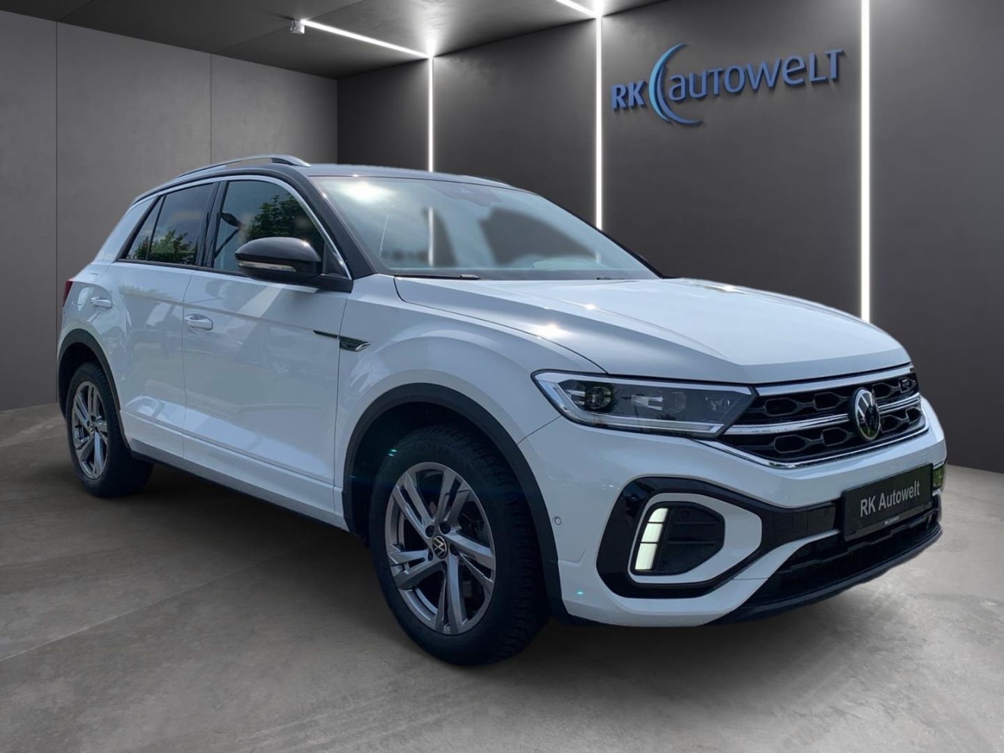 Volkswagen T-Roc 2.0 TDI R-Line - Samsaru's Car Outlet