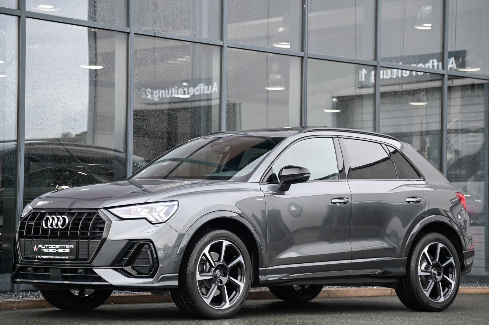 Audi Q3 40 TFSI quattro S line - Samsaru's Car Outlet