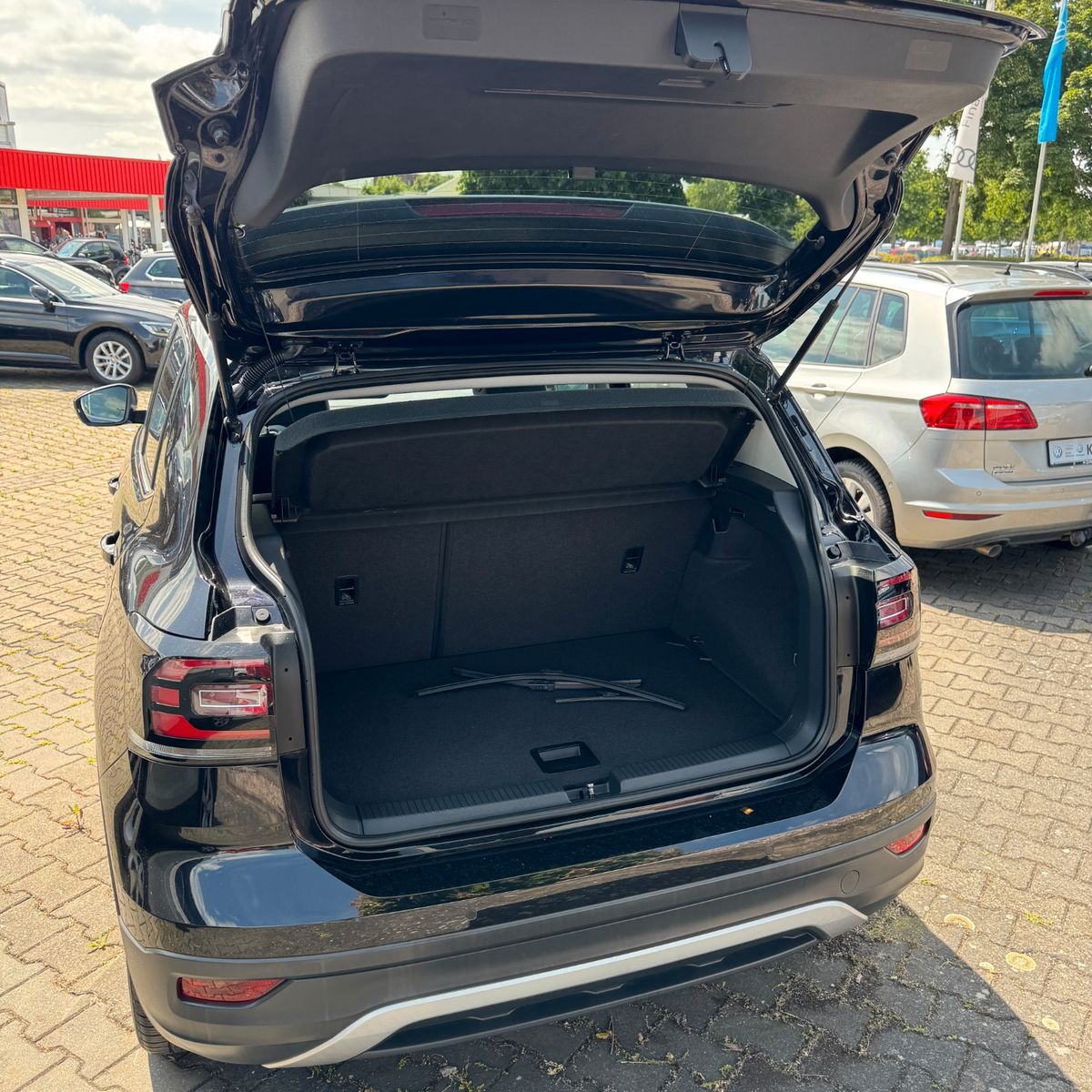 Volkswagen T-Cross Style - Samsaru's Car Outlet