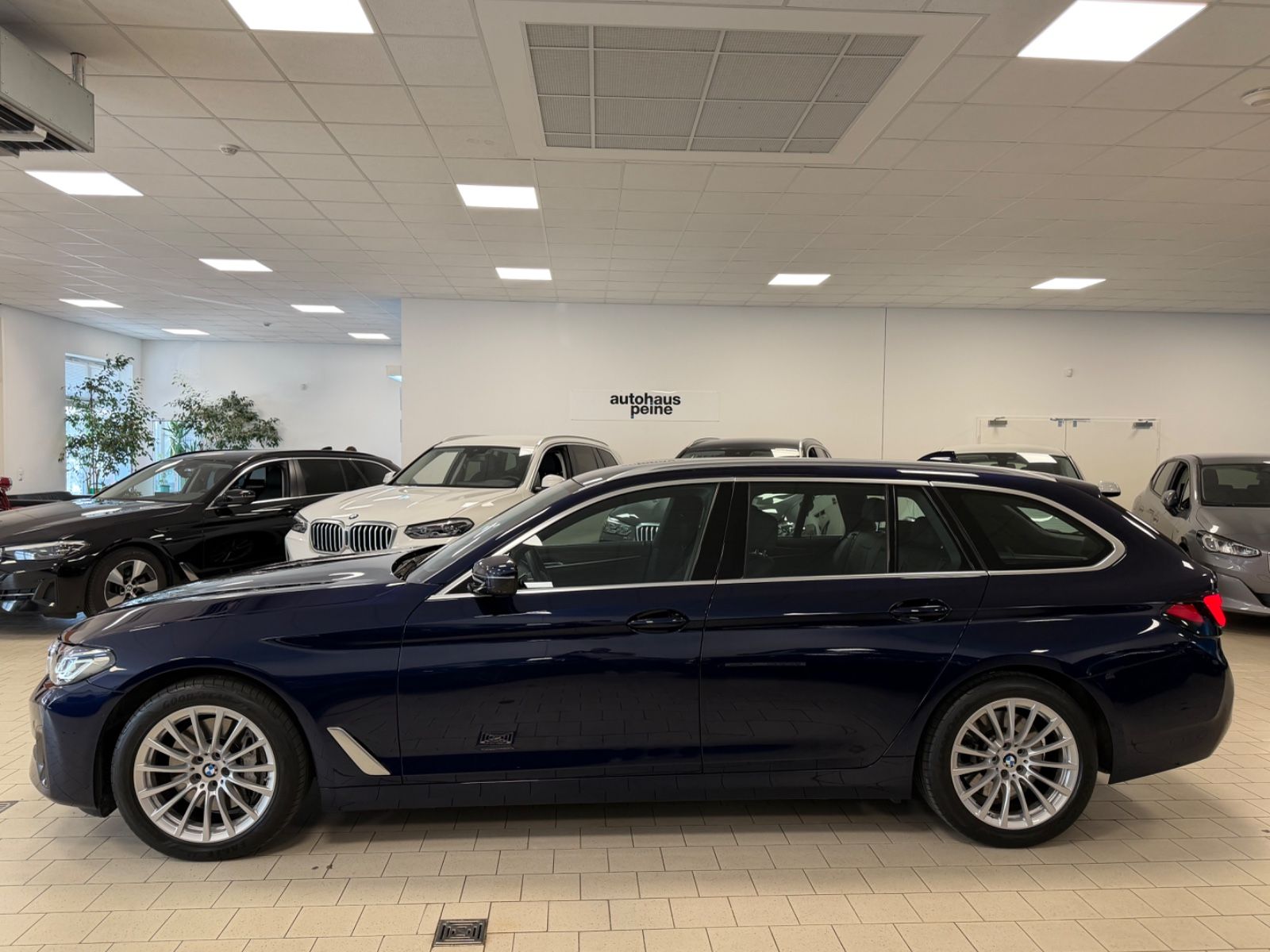 BMW 530dxD/HUD/Laser/P+DrivAsPro/360°/St&Go/StandHz