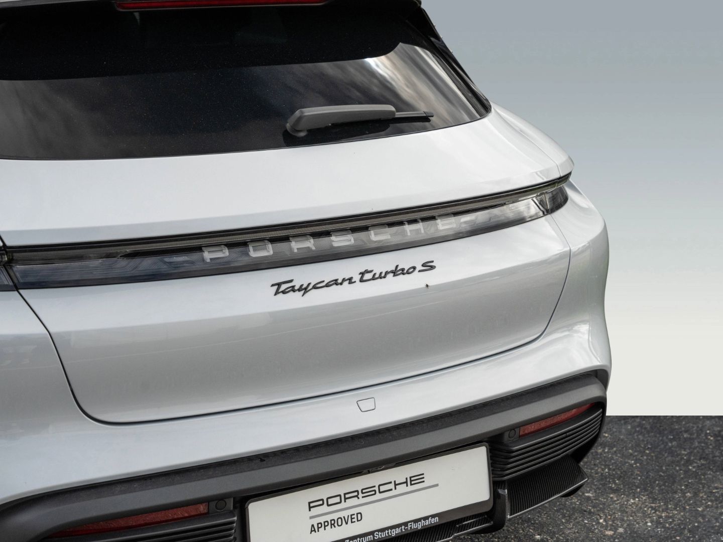 Porsche Taycan Turbo S Cross Turismo Burmester InnoDrive