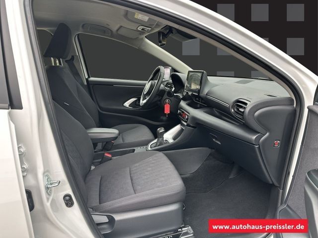 Toyota Yaris Hybrid Business Edition Navi Soundsystem B