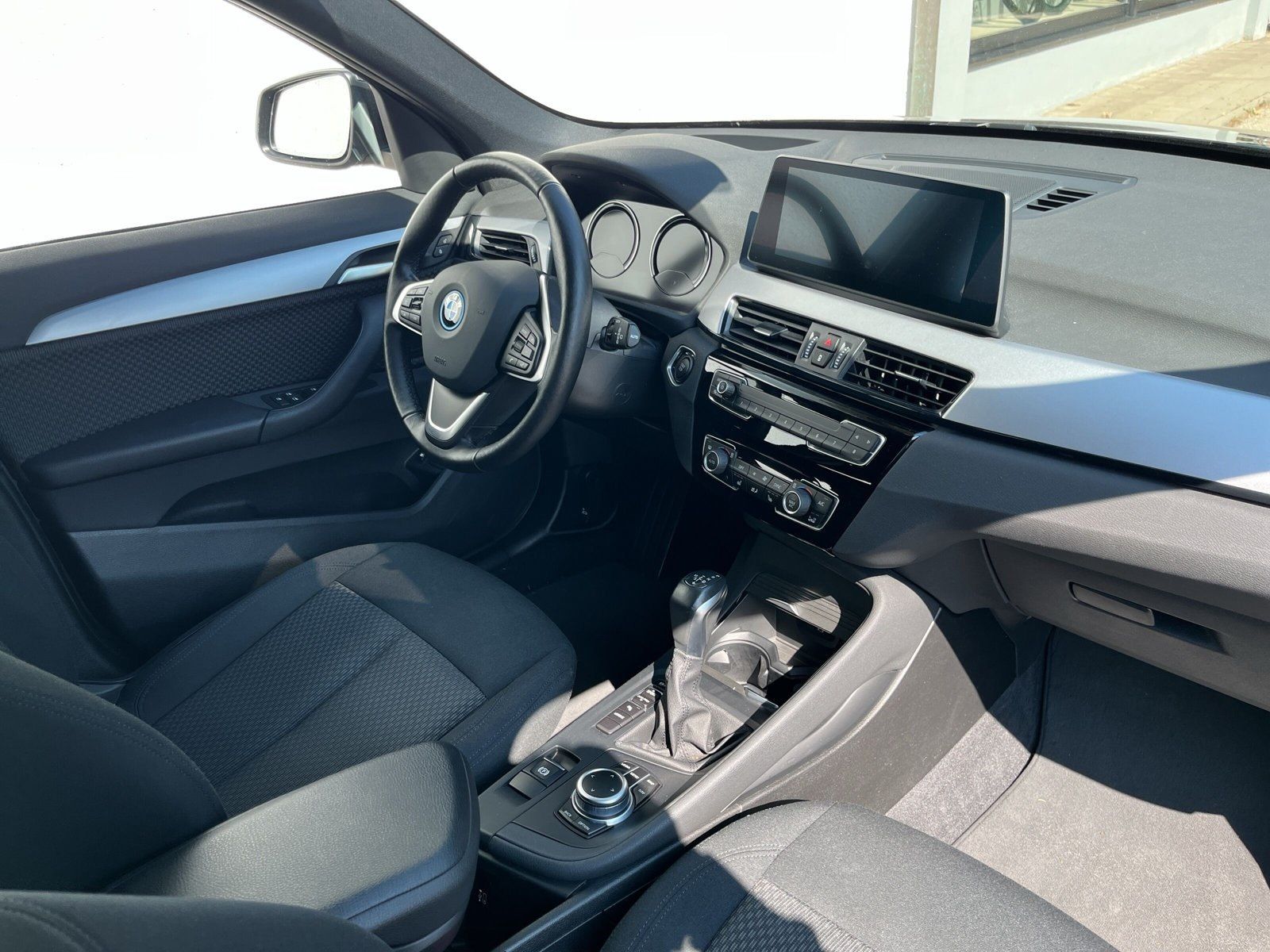 BMW X1 xDrive25e Advantage - Samsaru's Car Outlet