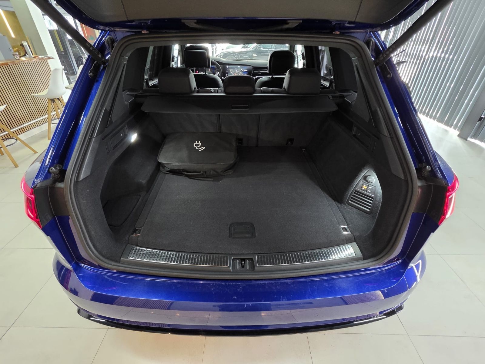 Volkswagen Touareg R 4M eHybrid*PANO*HuD*MATRIX-LED*AHK*