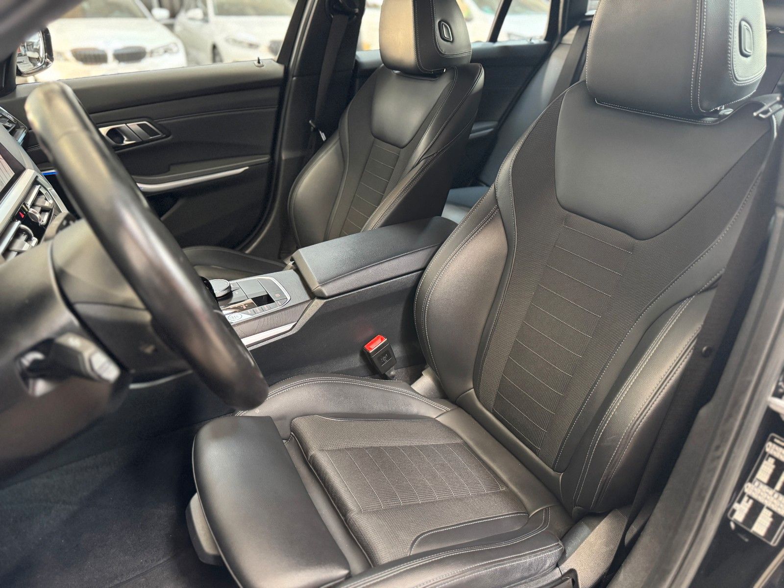 BMW 320d M-Sport - Samsaru's Car Outlet