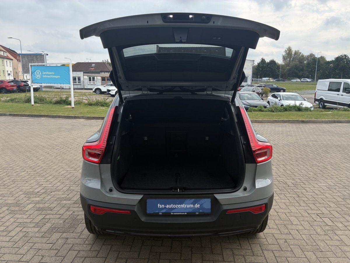 Volvo XC40 B3 Plus Dark 8-Fach Aktionspreis