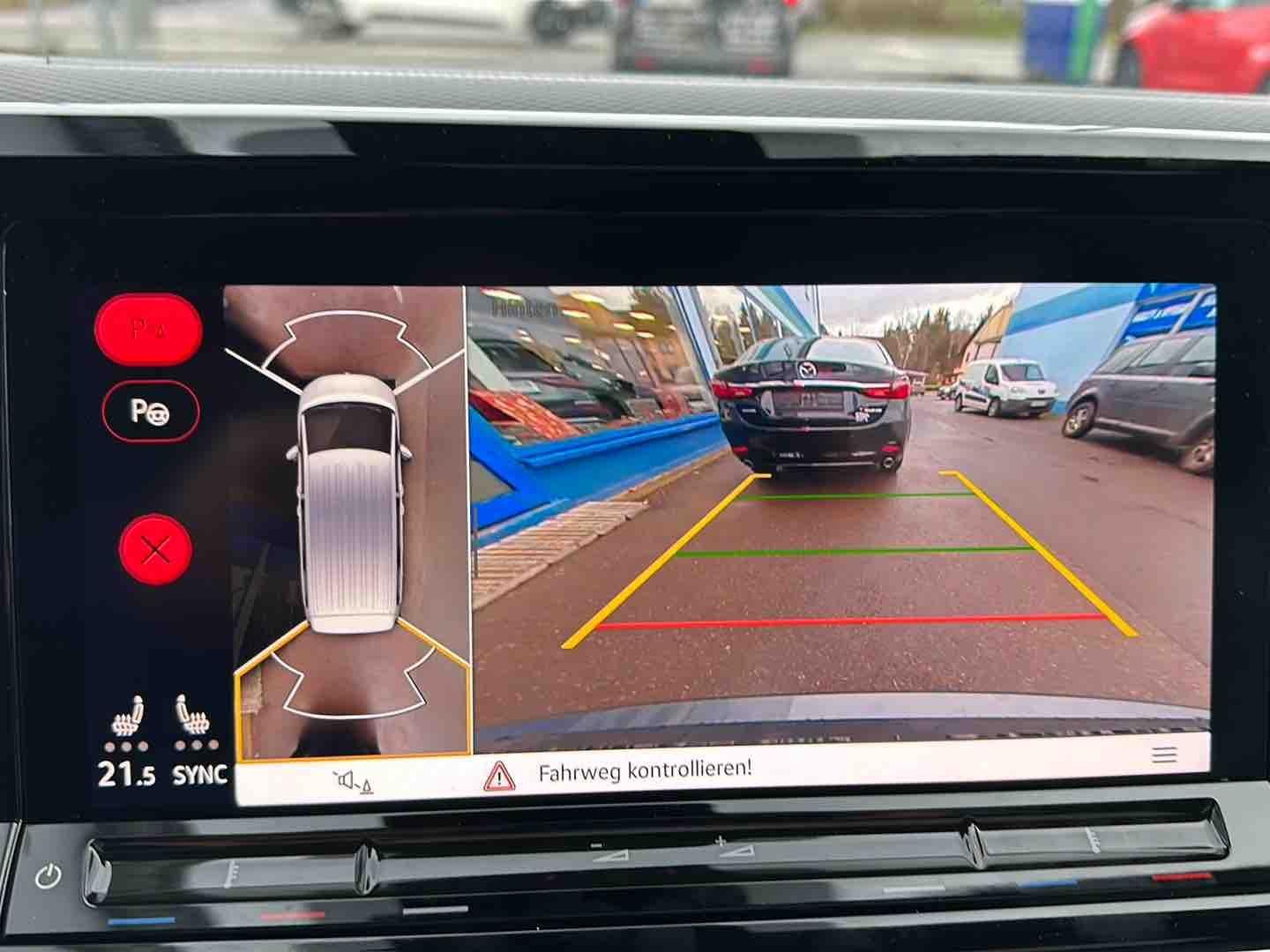 Volkswagen T7 Multivan 2.0 TDI Life - Samsaru's Car Outlet