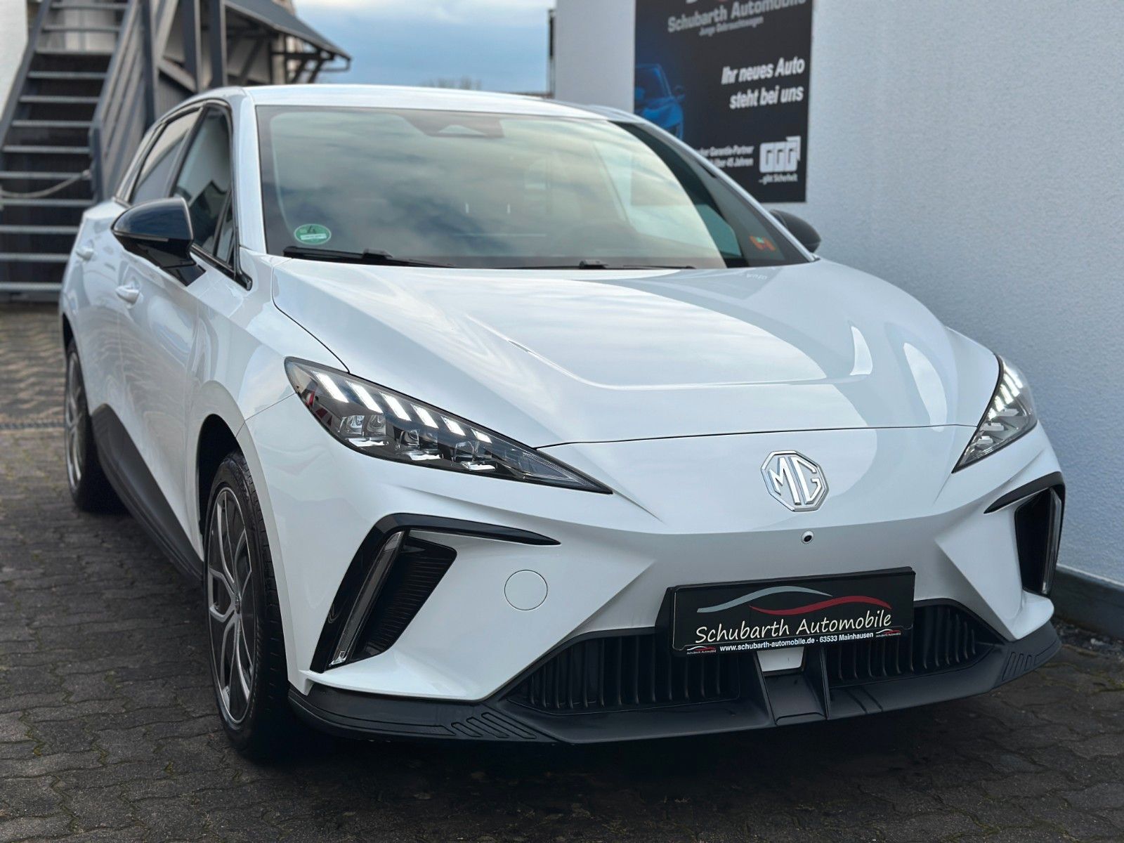 MG4 Luxury Elektro LED Navi Cam Shzg Lkr.Hzg ACC