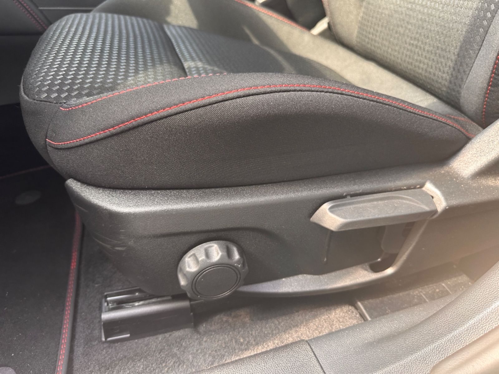 Ford Focus ST-Line X >LED+KAM+PANO-DACH+BLIS+19"ZOLL<