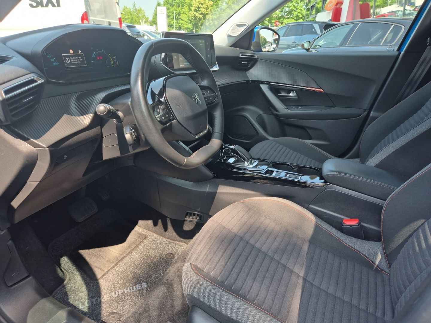 Peugeot 2008 Active Elektro - Samsaru's Car Outlet