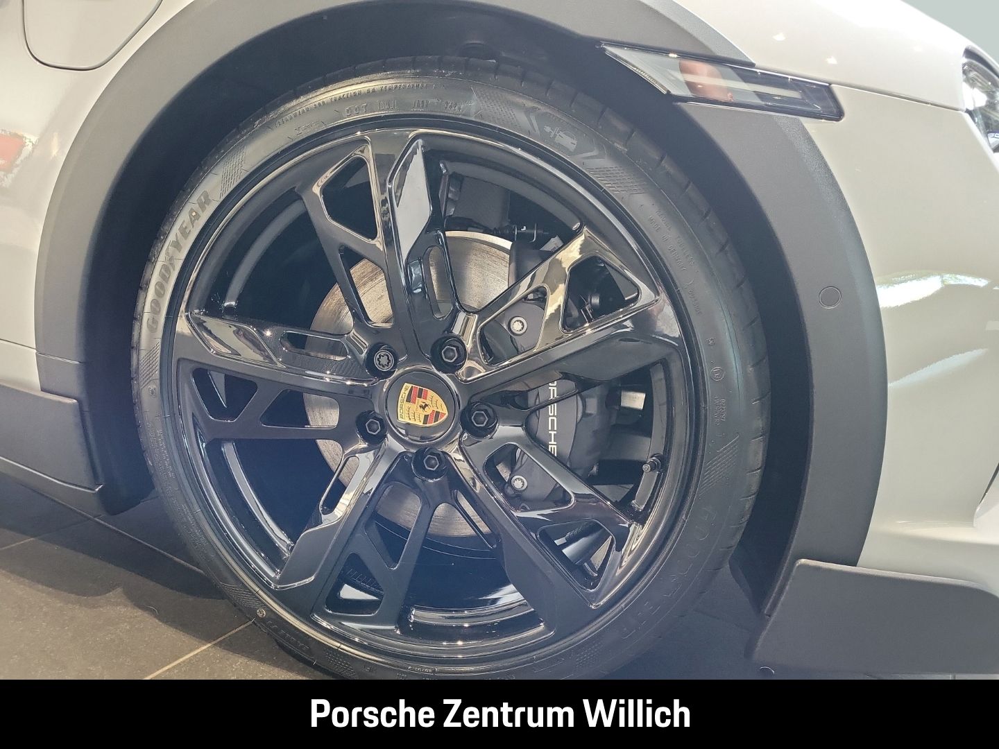 Porsche Taycan 4 Cross Turismo InnoDrive Surround-View