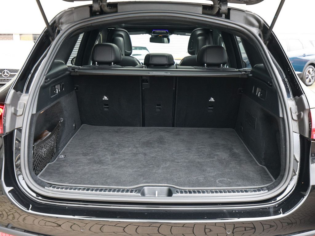 Mercedes-Benz GLC 220 d 4M AMG Sport Advanced+ AHK Abstandstem