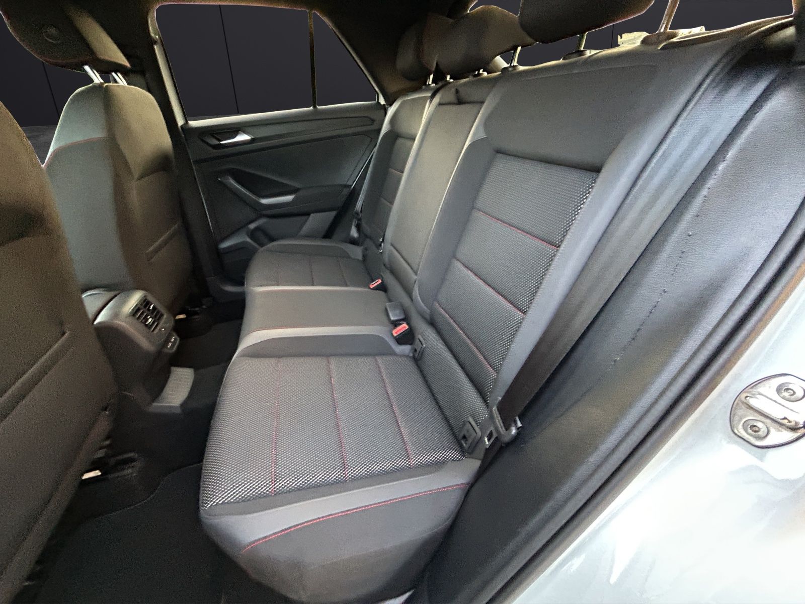 Volkswagen T-Roc TSI Sport R-Line - Samsaru's Car Outlet