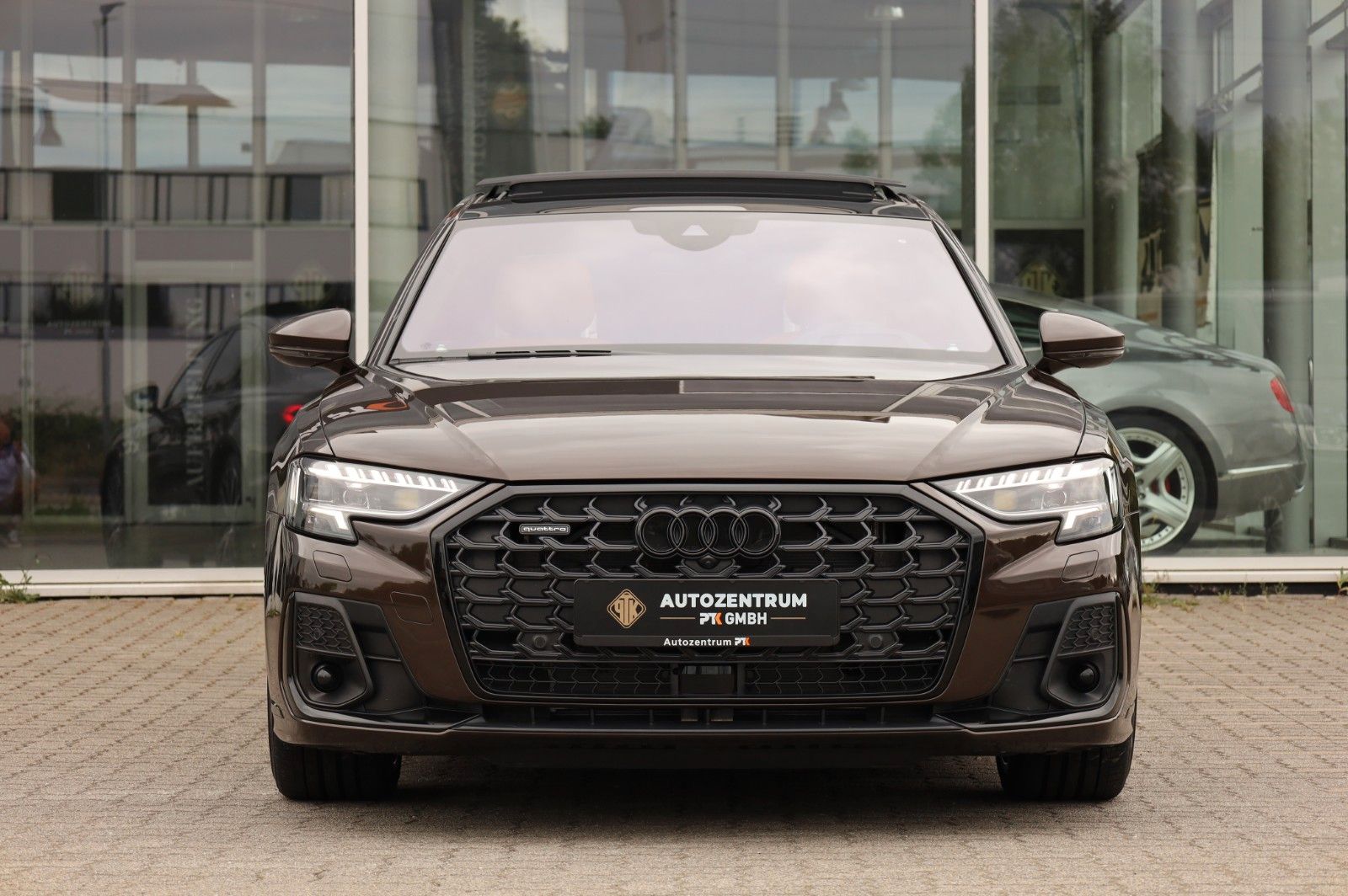 Audi A8 50 TDI Lang Exclusive - Samsaru's Car Outlet