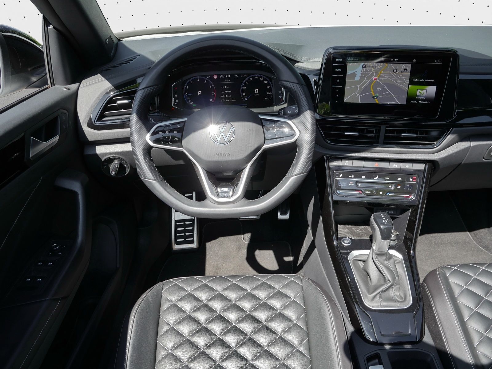 Volkswagen T-Roc TSI R-Line - Samsaru's Car Outlet