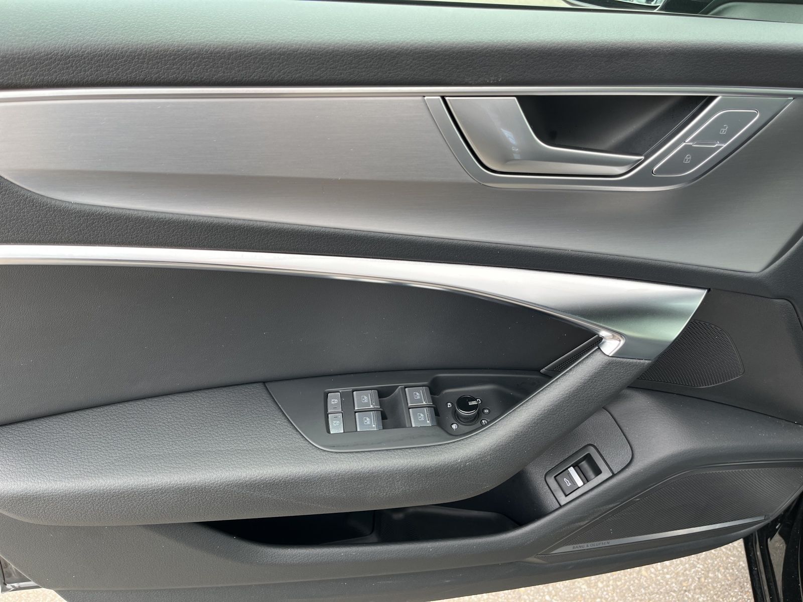 Audi A6 Avant S line 40 TDI S tronic - Samsaru's Car Outlet